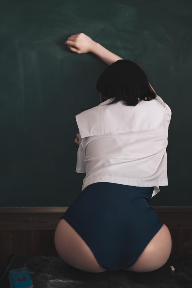 桜桃喵 - 教室死库水 010.jpg
