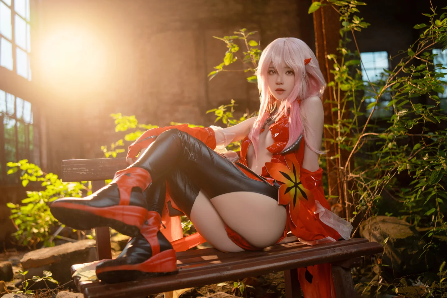 桜桃喵 - 罪恶王冠·楪祈 [48P,3V-882M] 016.webp