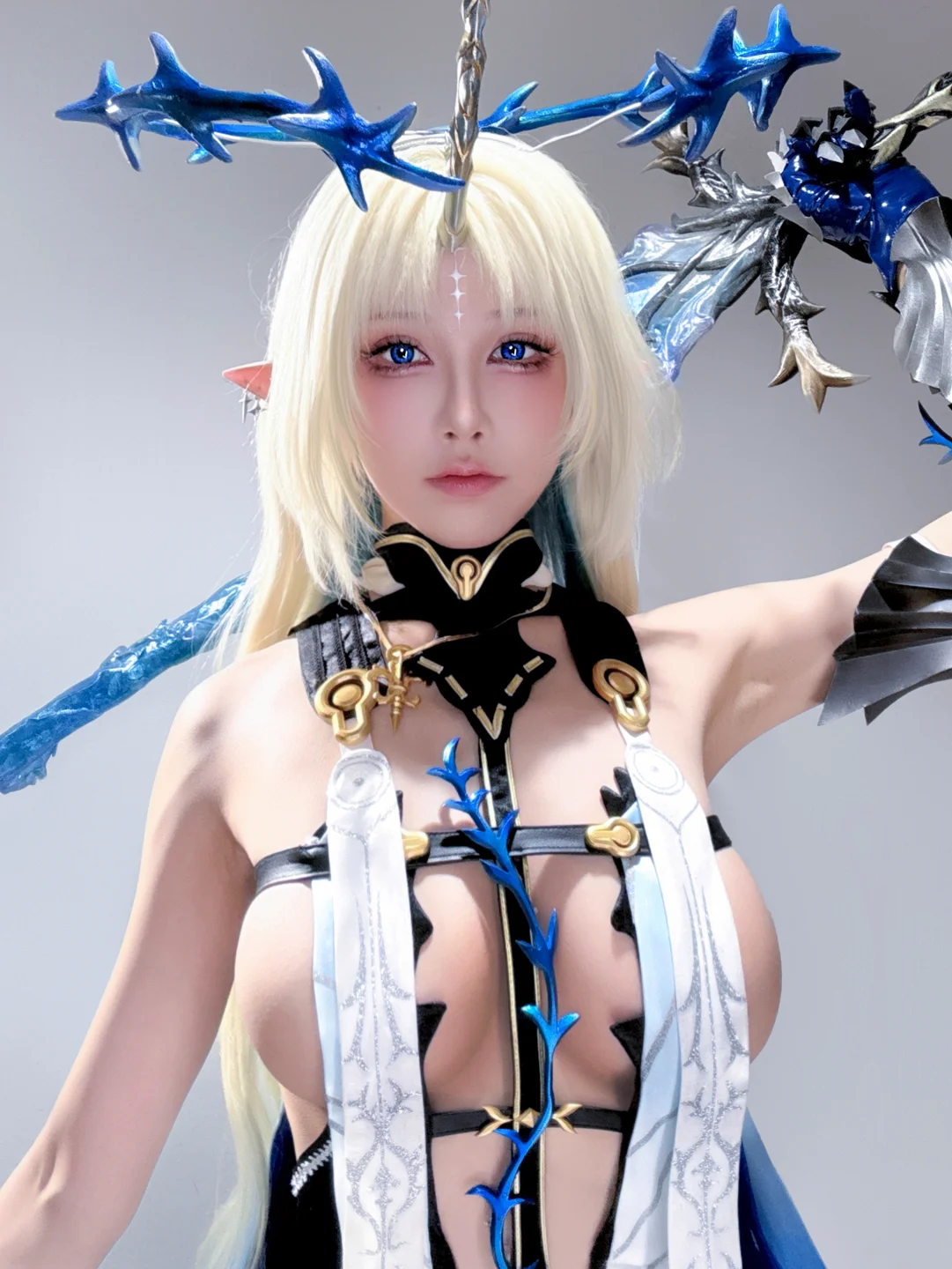 水淼Aqua_剑之圣女_鸣潮·卡提希娅_自拍_24P_40MB