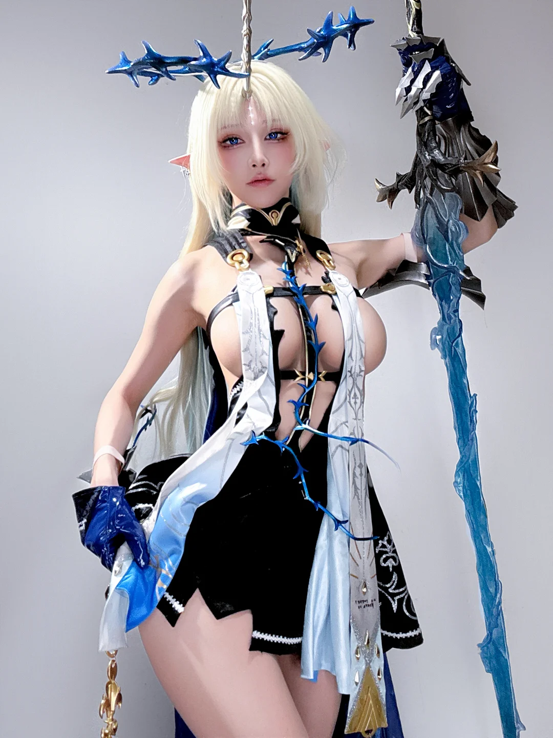 水淼Aqua_剑之圣女_鸣潮·卡提希娅_自拍_24P_40MB 009.webp