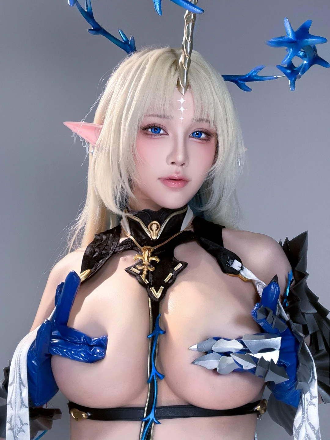 水淼Aqua_剑之圣女_鸣潮·卡提希娅_自拍_24P_40MB 020.webp