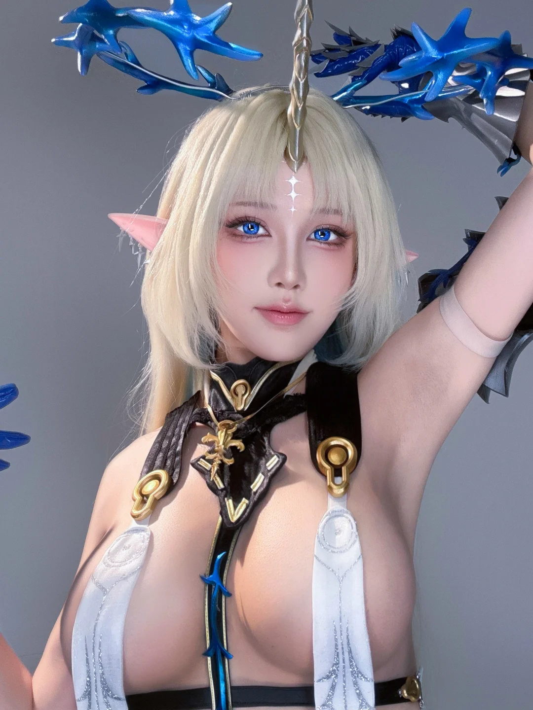 水淼Aqua_剑之圣女_鸣潮·卡提希娅_自拍_24P_40MB 021.webp