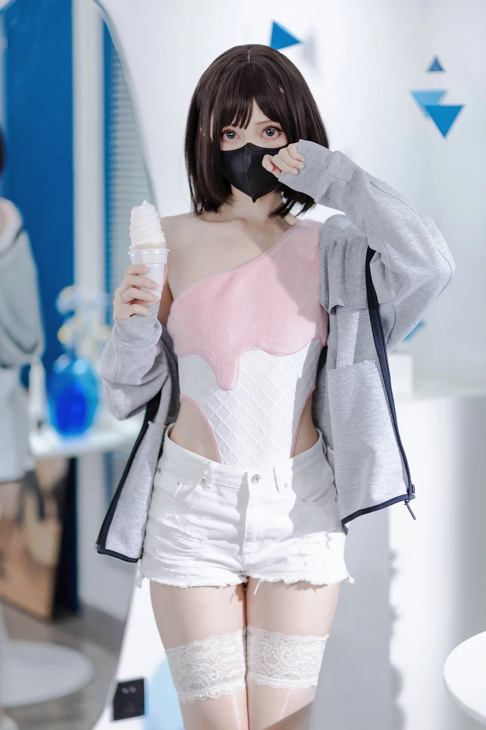 洛桑w伊梓 - No.019 甜筒 [40P-262MB] 001.webp