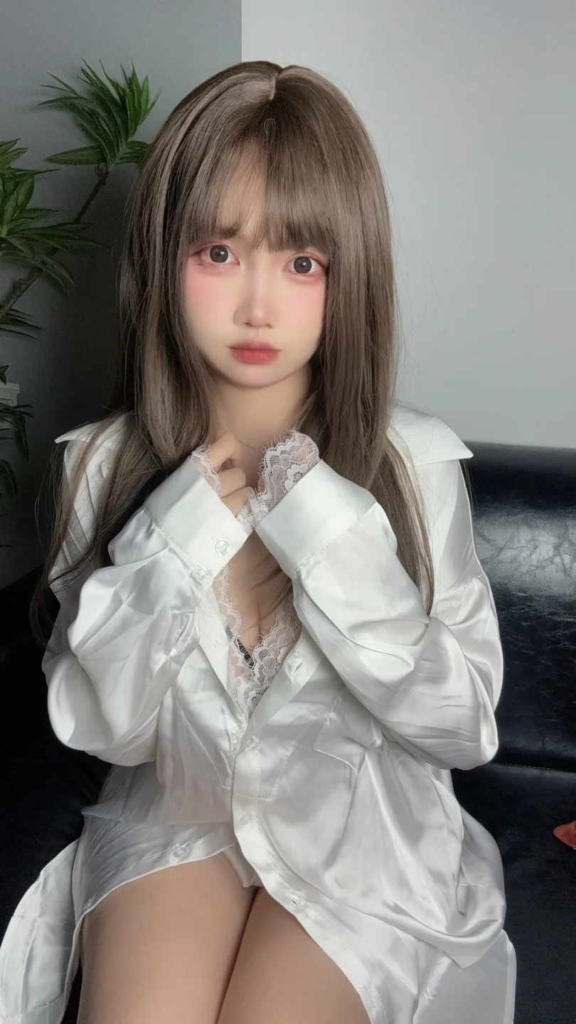 洛桑w伊梓 No.013 – 专属衬衫雪糕 [37P-153MB] 【丝足阁写真】003.webp