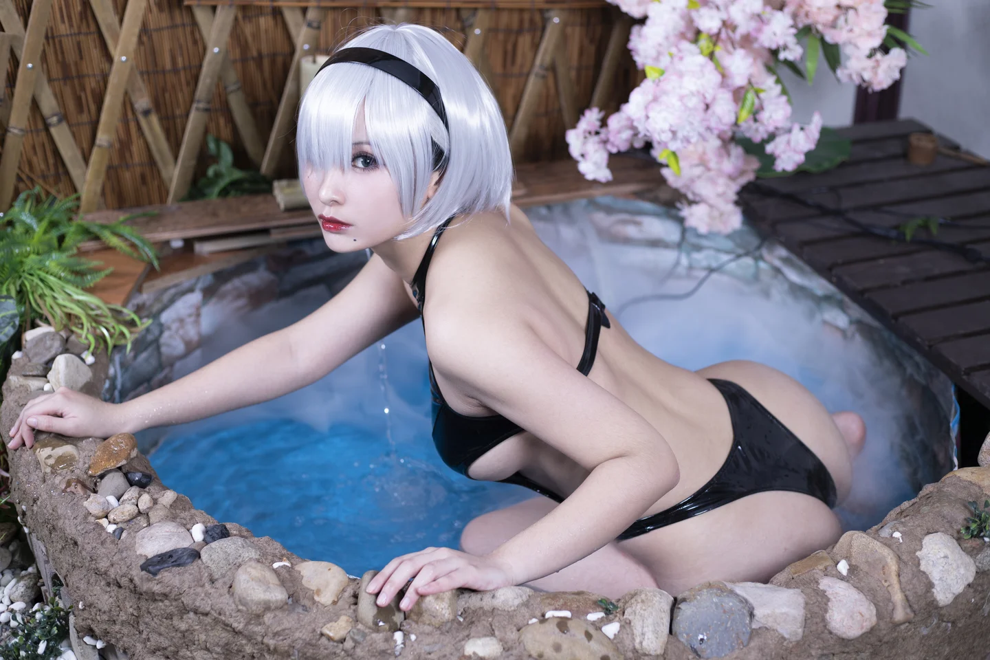 洛璃LoLiSAMA_No_070_–_尼尔机械纪元2b竞泳_64P1V_1_05GB 【丝足阁写真】019.webp