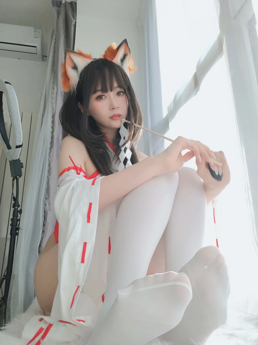 白银81 - 神社小狐狸 [93P,7V-597MB] 001.webp