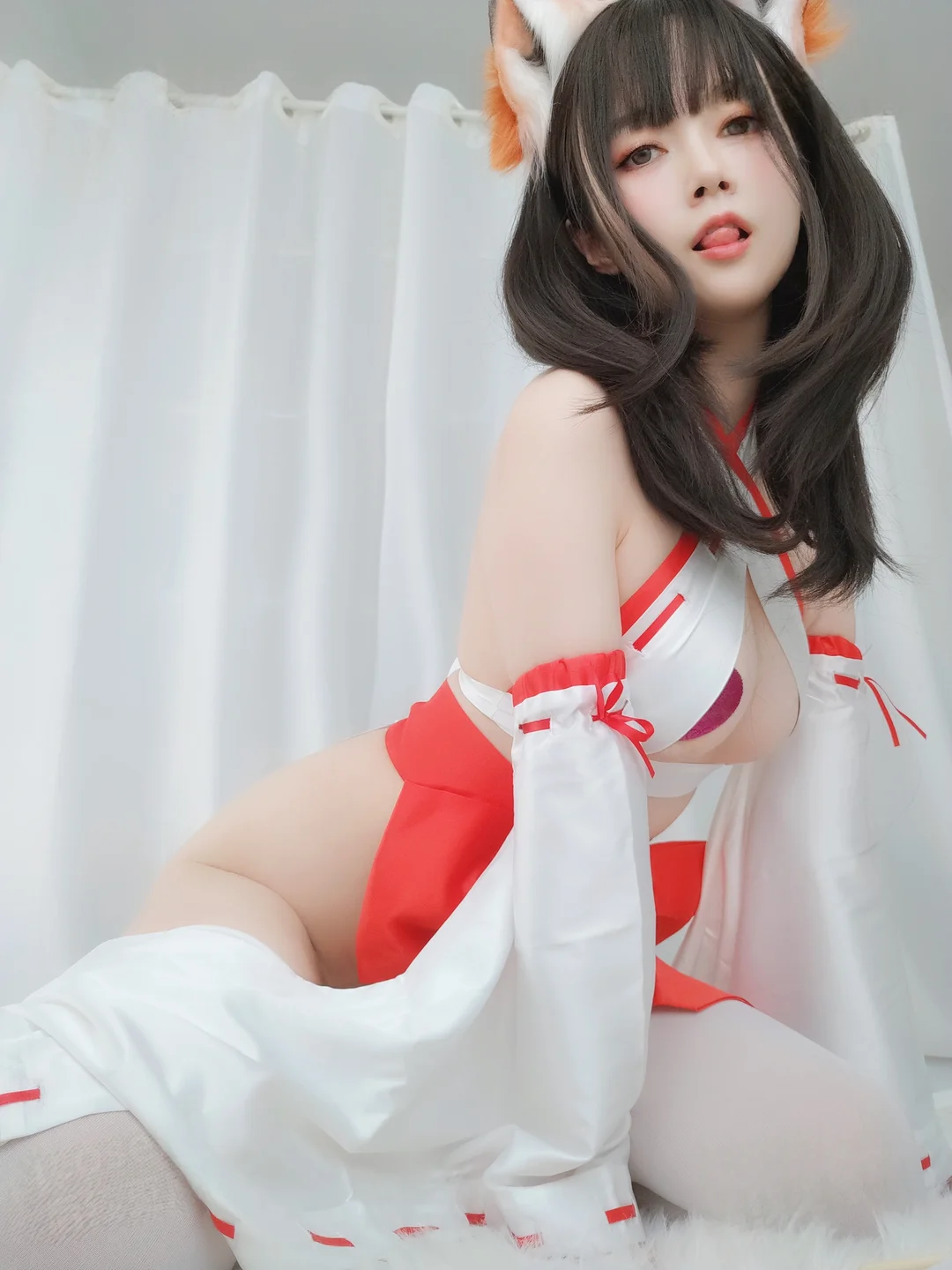 白银81 - 神社小狐狸 [93P,7V-597MB] 006.webp