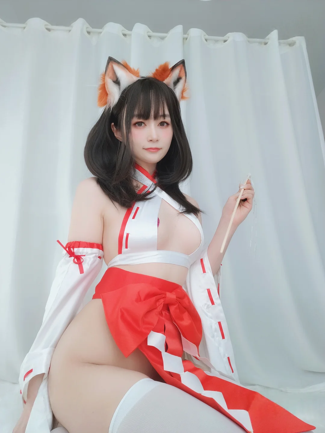 白银81 - 神社小狐狸 [93P,7V-597MB] 012.webp