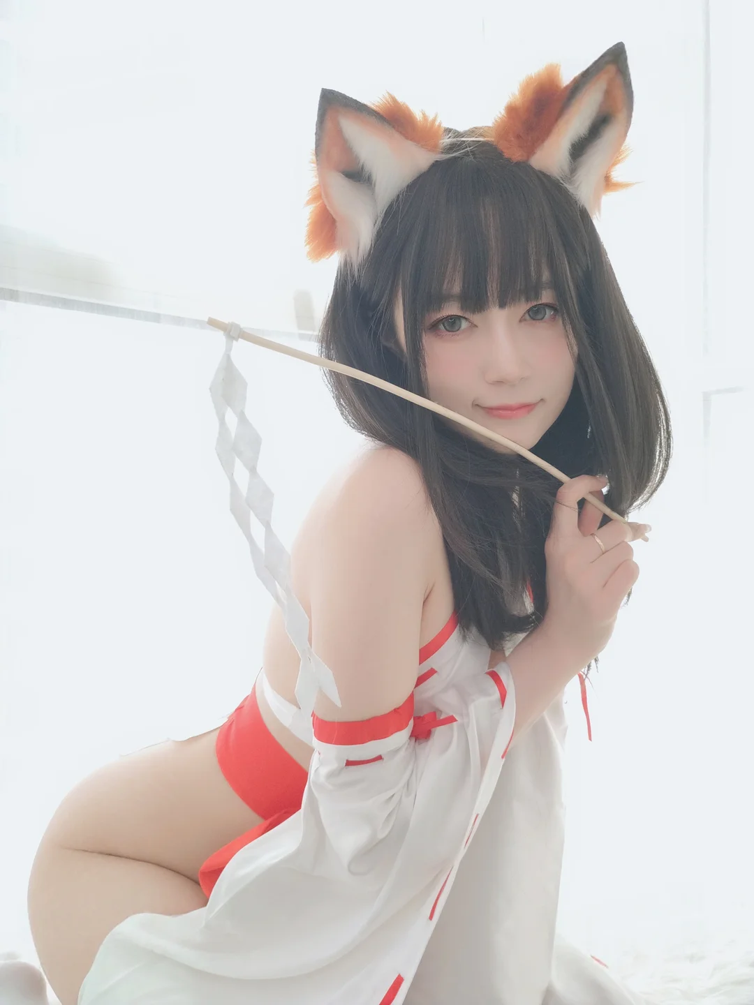 白银81 - 神社小狐狸 [93P,7V-597MB] 046.webp