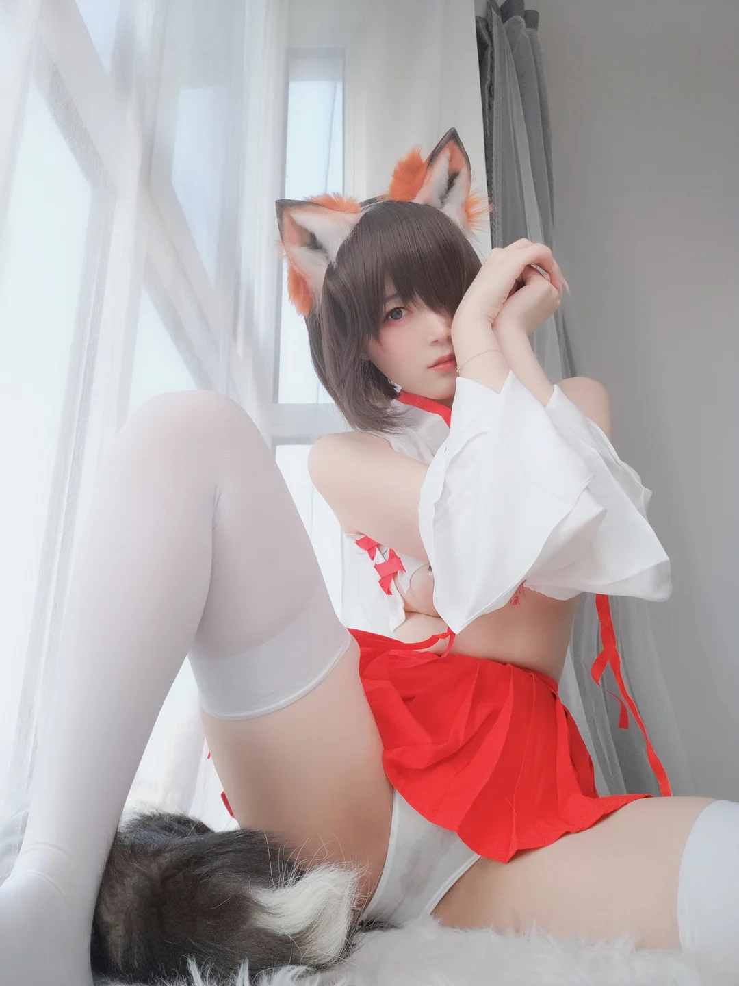 白银81 - 神社小狐狸 [93P,7V-597MB] 081.webp