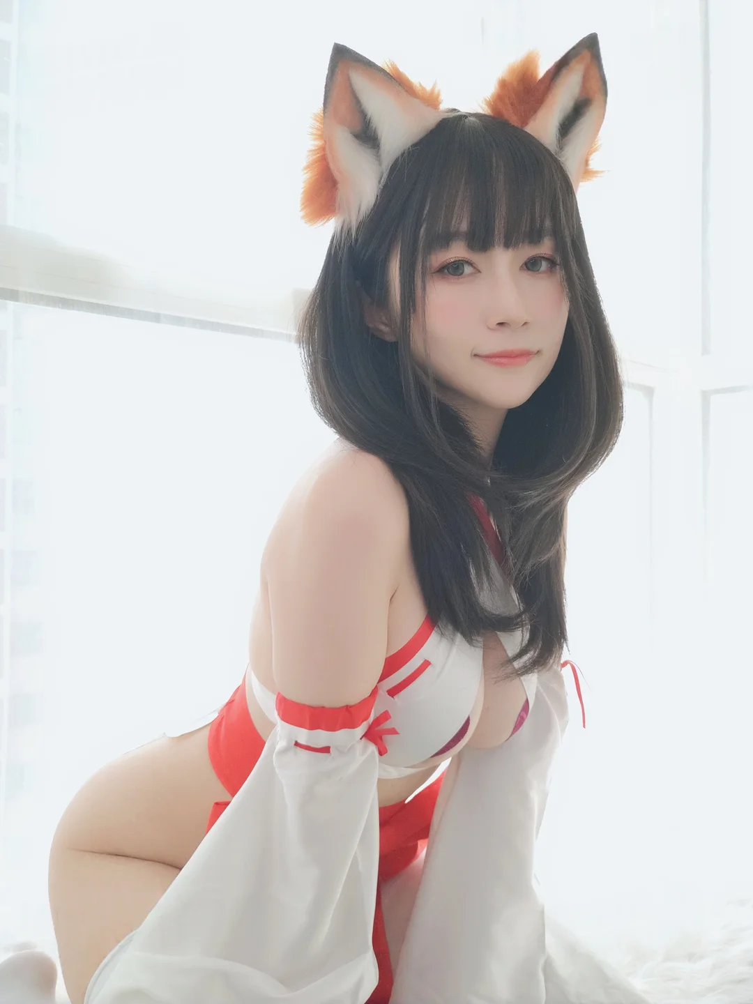 白银81 - 神社小狐狸 [93P,7V-597MB] 093.webp