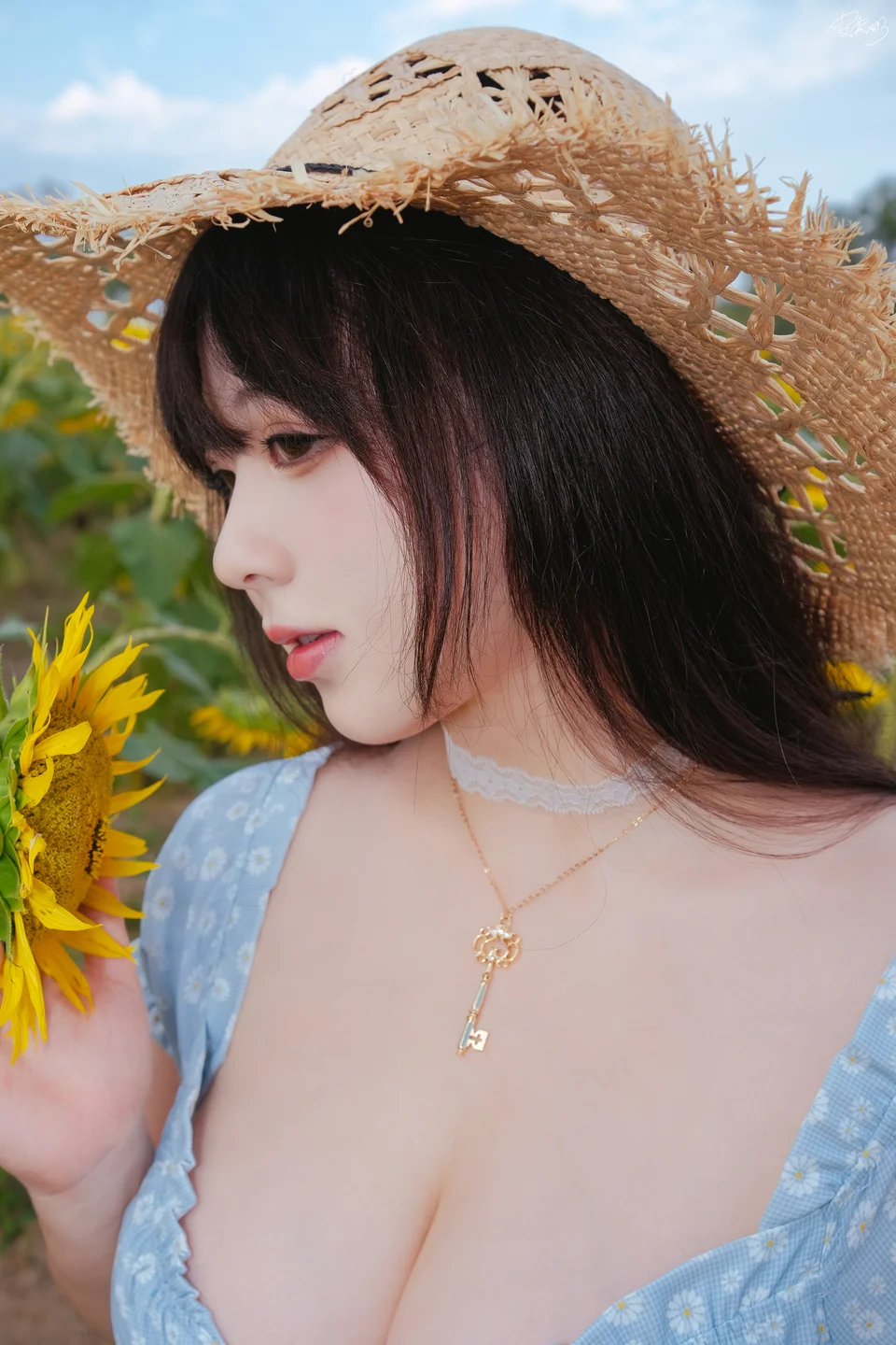 皮皮奶 – 彼女向日葵 [35P-260MB] 【丝足阁写真】035.webp