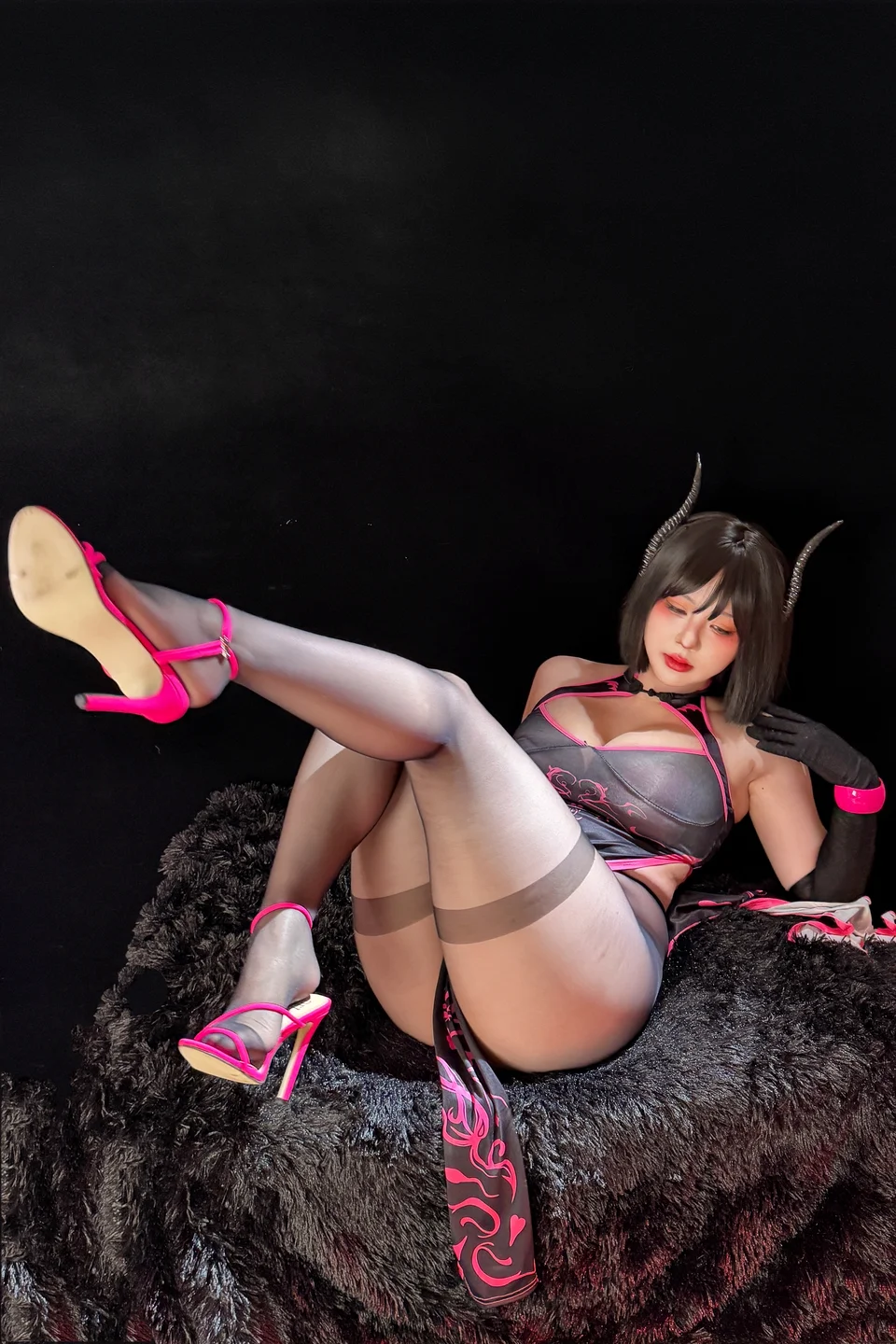 皮皮奶 – 粉魅魔 [111P2V-2.72GB] 【丝足阁写真】087.webp