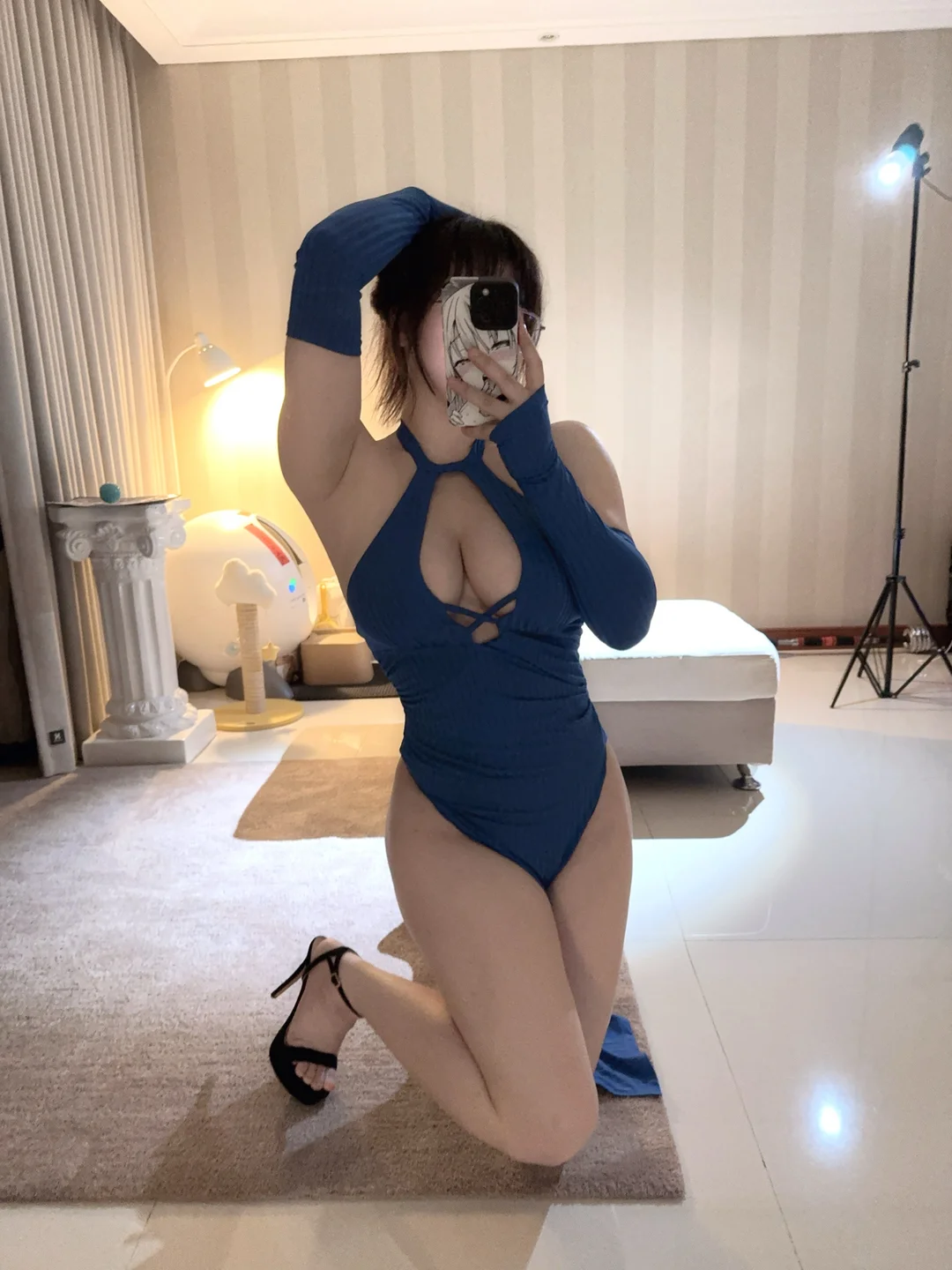 皮皮奶 – 蓝色旗袍 [17P1V-60MB] 【丝足阁写真】007.webp