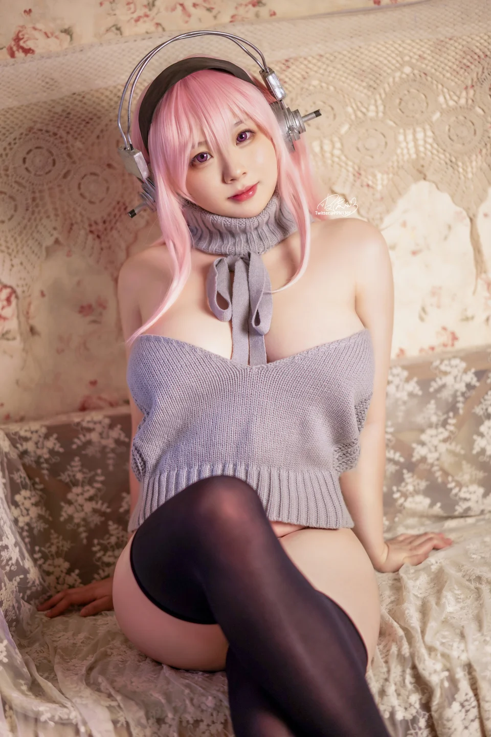 皮皮奶 索尼子 露背毛衣 [25P]  TG@simisebaisi5.webp