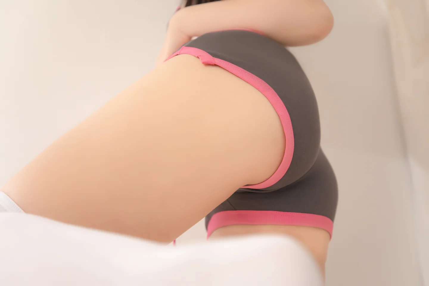 神楽坂真冬 – 伸展少女 [75P 2V] TG@icoset039.webp