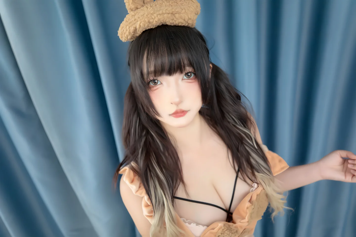 神楽坂真冬 - 白丝小熊 [75P,2V-83MB] 006.webp