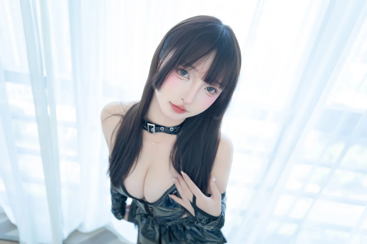 神楽坂真冬 - 美脚调教 [75P 2V]