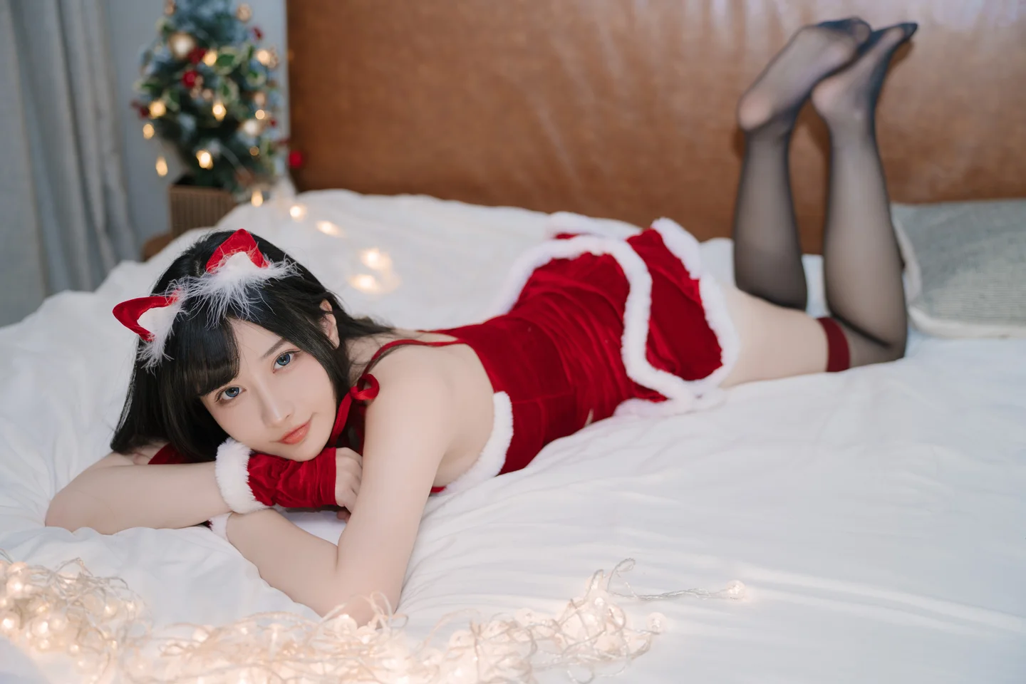 糖果果Candy – 完美圣诞&八重神子 [47P-492MB] 【丝足阁写真】021.webp