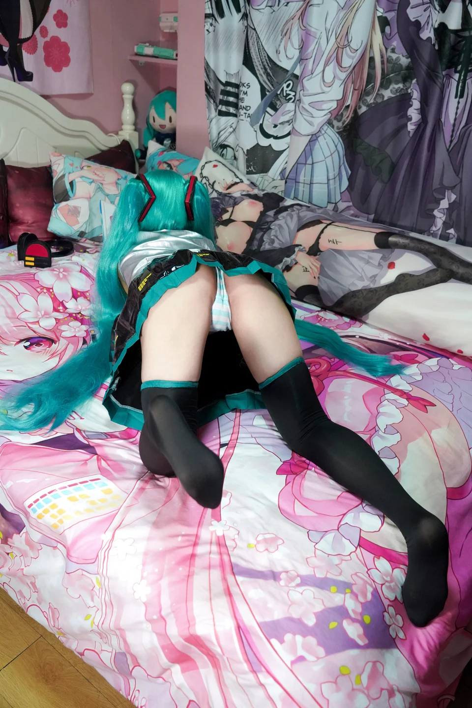絞肉姬Walküre  - 初音未来 miku公式服 [50P] 20241015-200549(49).webp