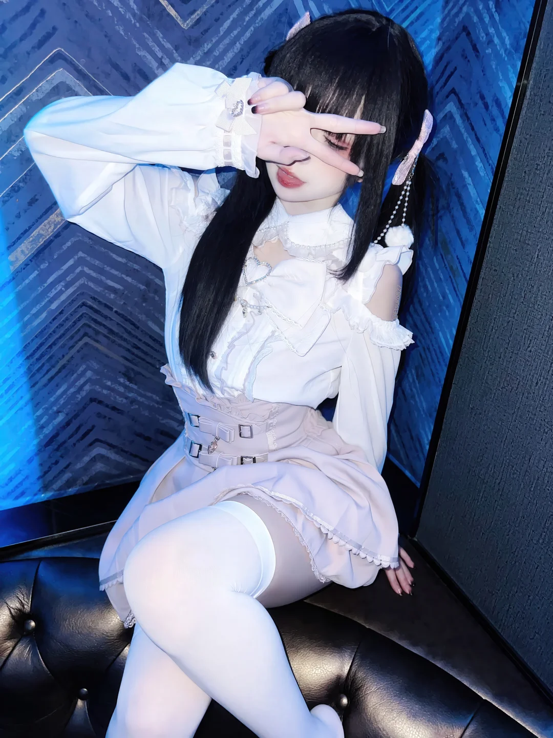 纸悦Etsu_ko_No_017_与地雷系女子的ktv约会_44P_438MB