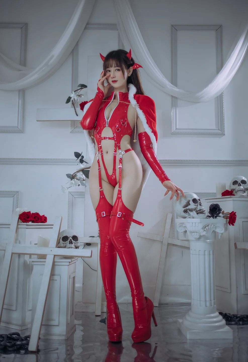 羽生三未 No.021 – 红色胶衣小恶魔 [65P3V-1.1GB]