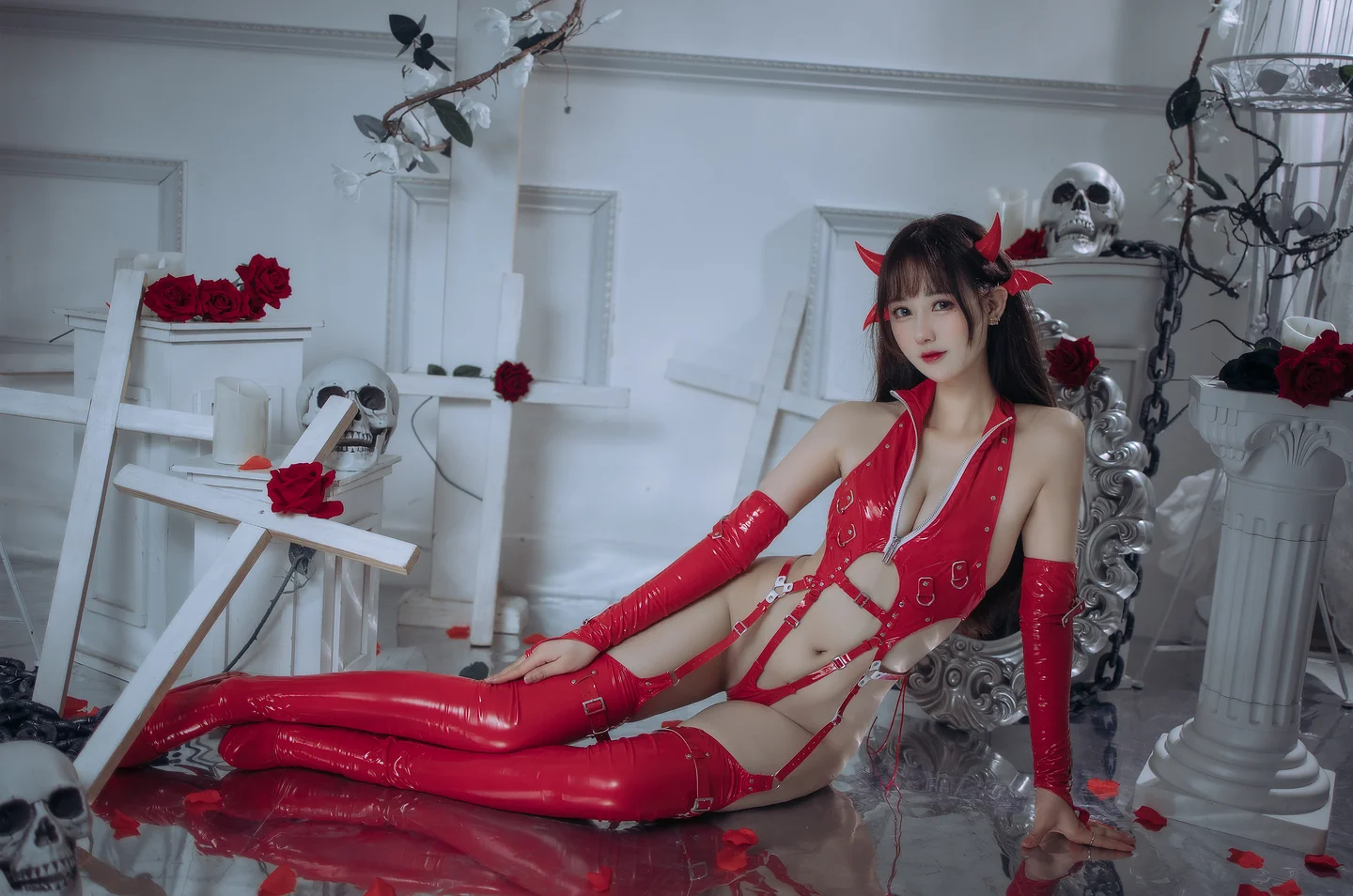 羽生三未 No.021 – 红色胶衣小恶魔 [65P3V-1.1GB] 【丝足阁写真】018.webp