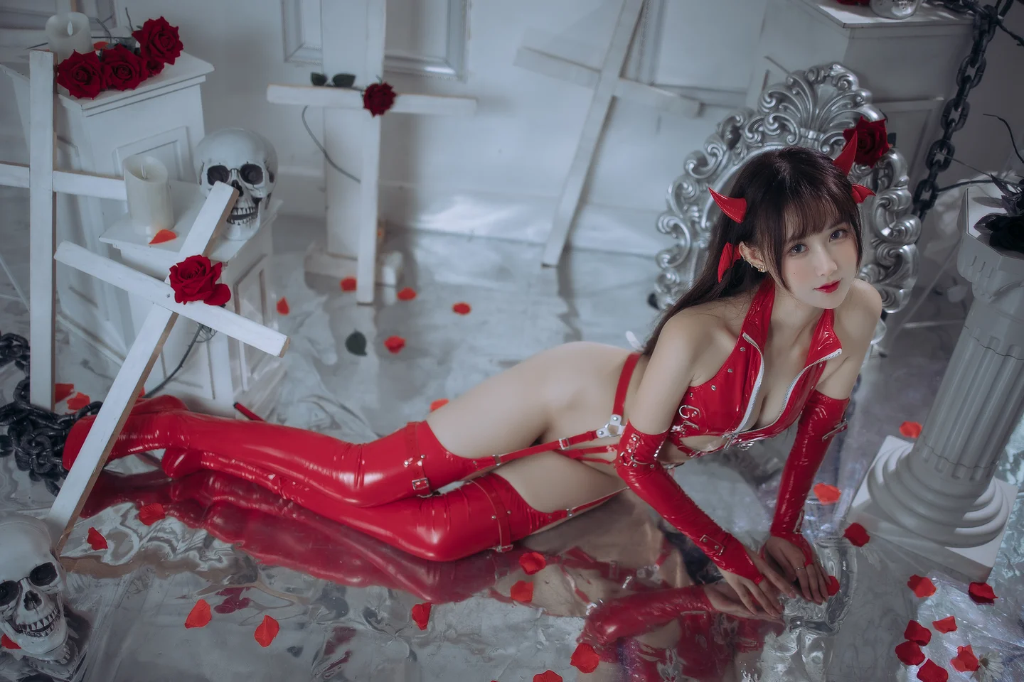 羽生三未 No.021 – 红色胶衣小恶魔 [65P3V-1.1GB] 【丝足阁写真】020.webp