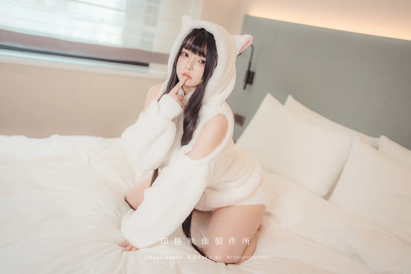 落落Raku - 白衣小猫Kitten 【丝足阁写真】033.webp