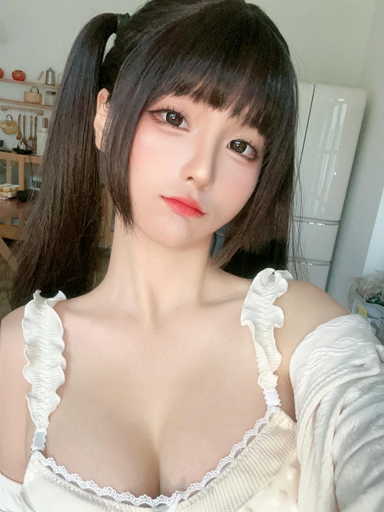 蠢沫沫 朋友圈 自拍 97a1ee19a0e0da027b45b4d65386f070.jpg