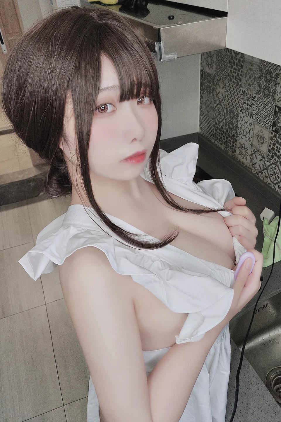 贞子蜜桃 - 围裙自拍 [44P 1V] tg@simisebaisi1.webp