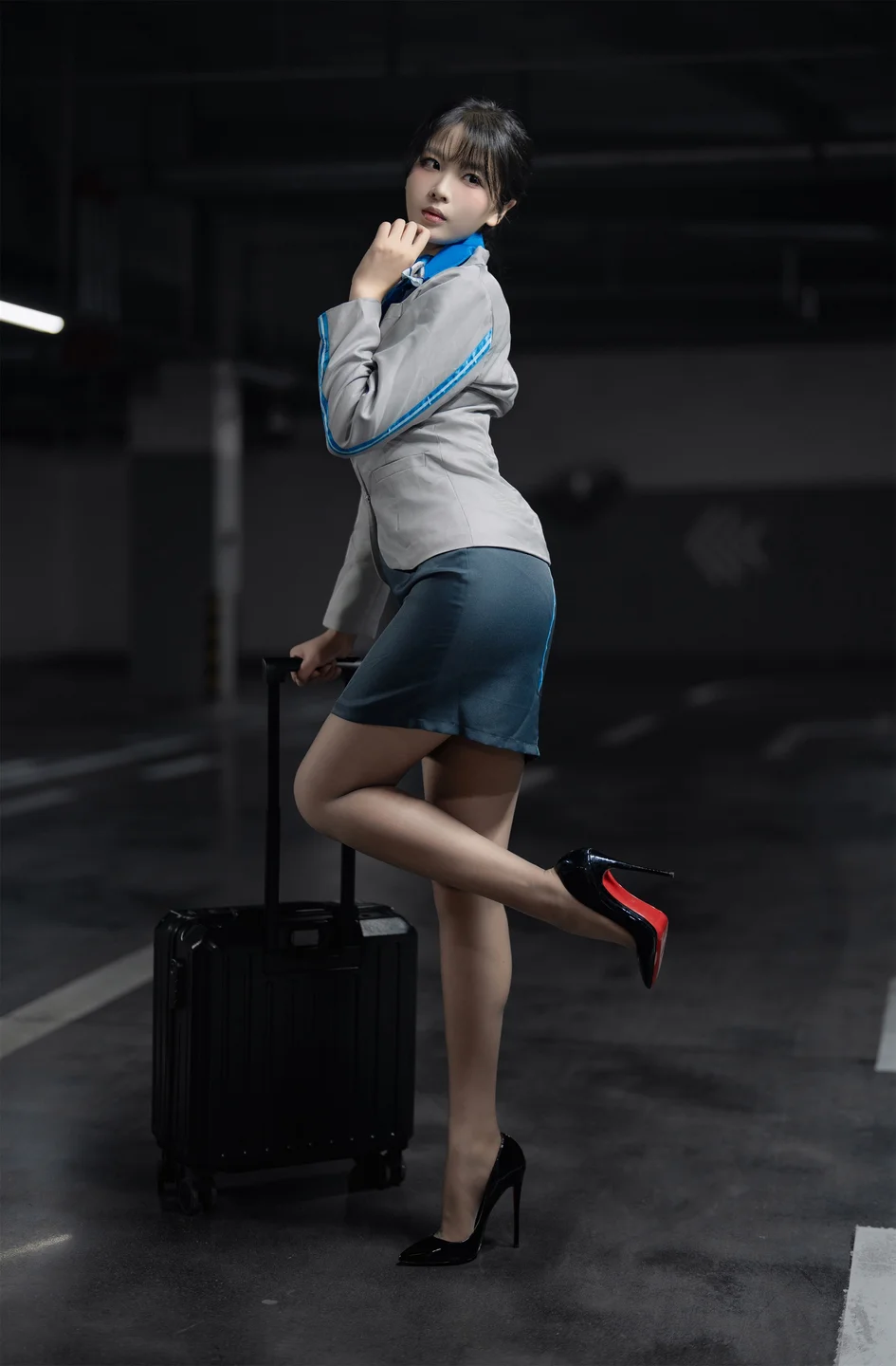 轩萧学姐 - No.067 空姐车库 [28P,1V-1.8GB] 003.webp