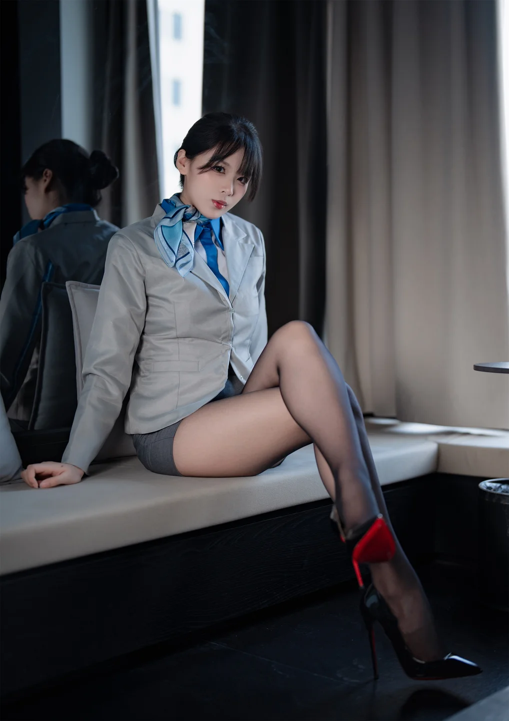 轩萧学姐 - No.068 空姐室内黑丝 [75P,1V-540MB]