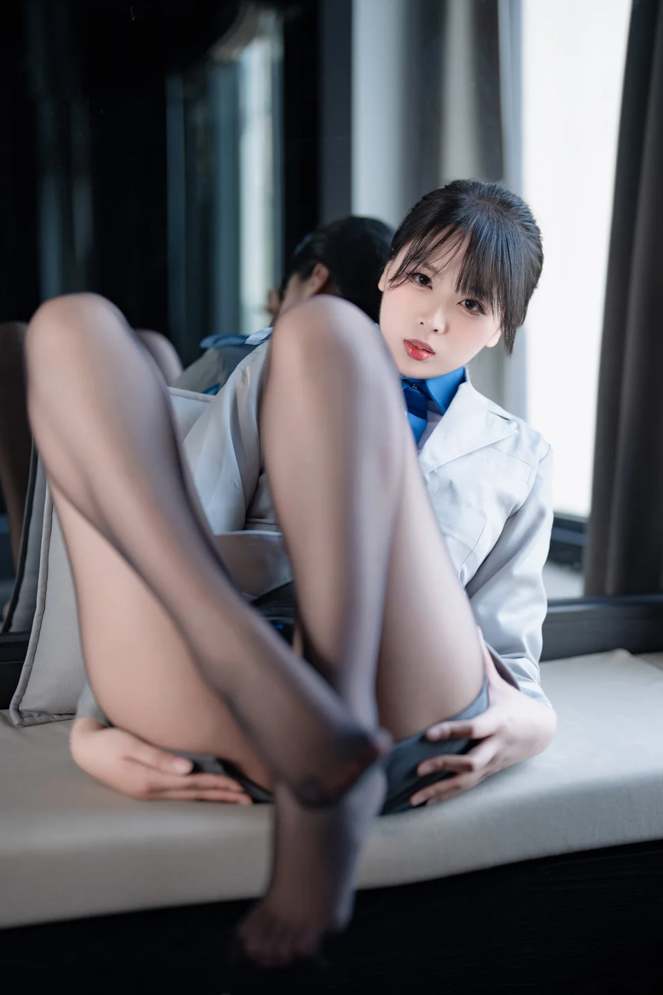 轩萧学姐 - No.068 空姐室内黑丝 [75P,1V-540MB] 018.webp