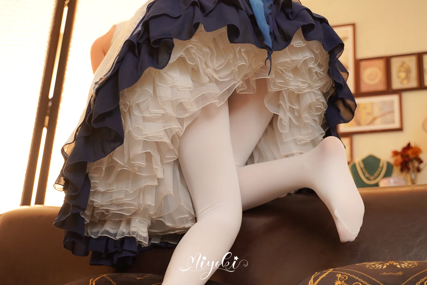铃木美咲软软趴在床单上_乱世香华下_18,1V_2_65GB 10.webp