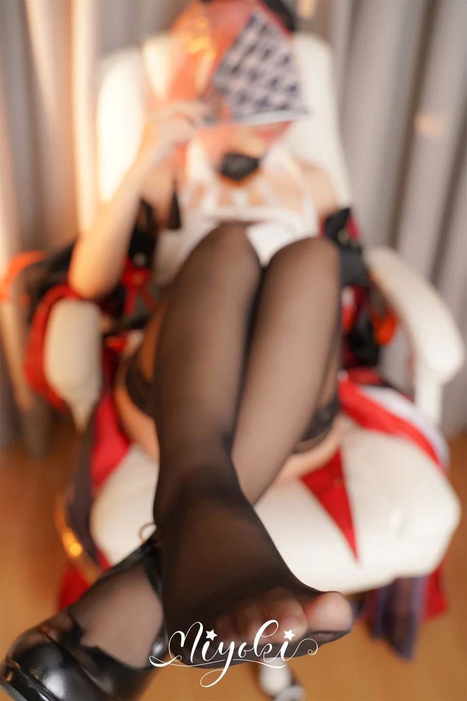 铃木美咲软软趴在床单上_我的名字是_长离_43,1V_860MB 011.webp