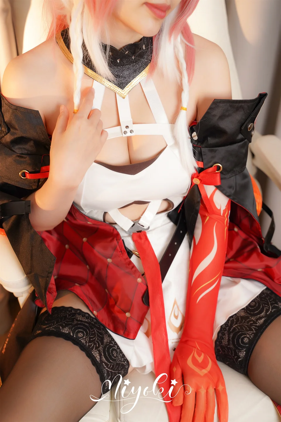 铃木美咲软软趴在床单上_我的名字是_长离_43,1V_860MB 024.webp