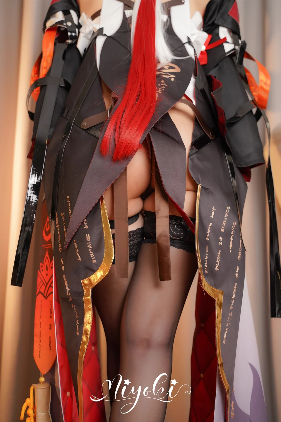 铃木美咲软软趴在床单上_我的名字是_长离_43,1V_860MB 040.webp