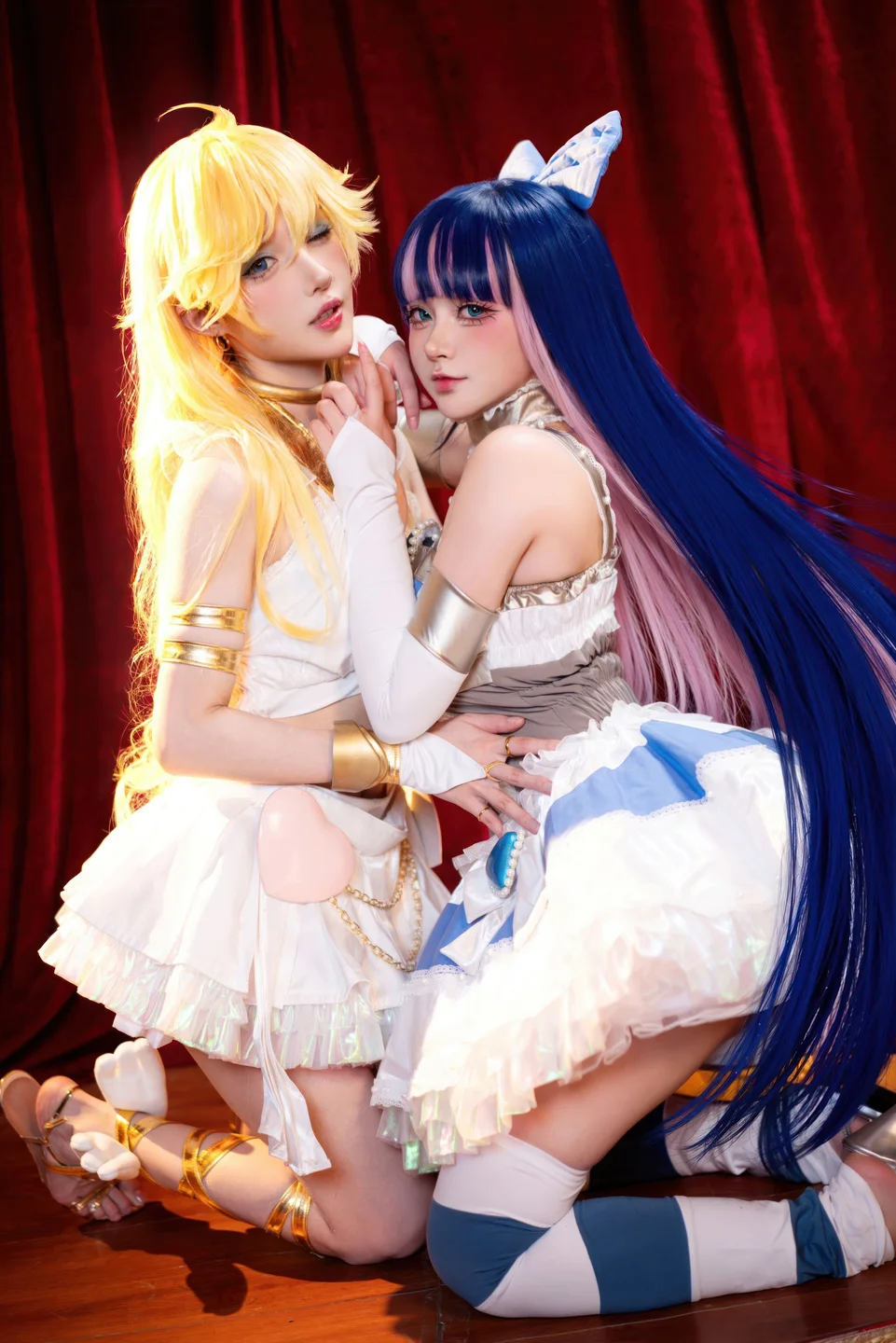 阿包也是兔娘&苏苏苏Sofia_吊带袜天使_33P_438MB 008.webp