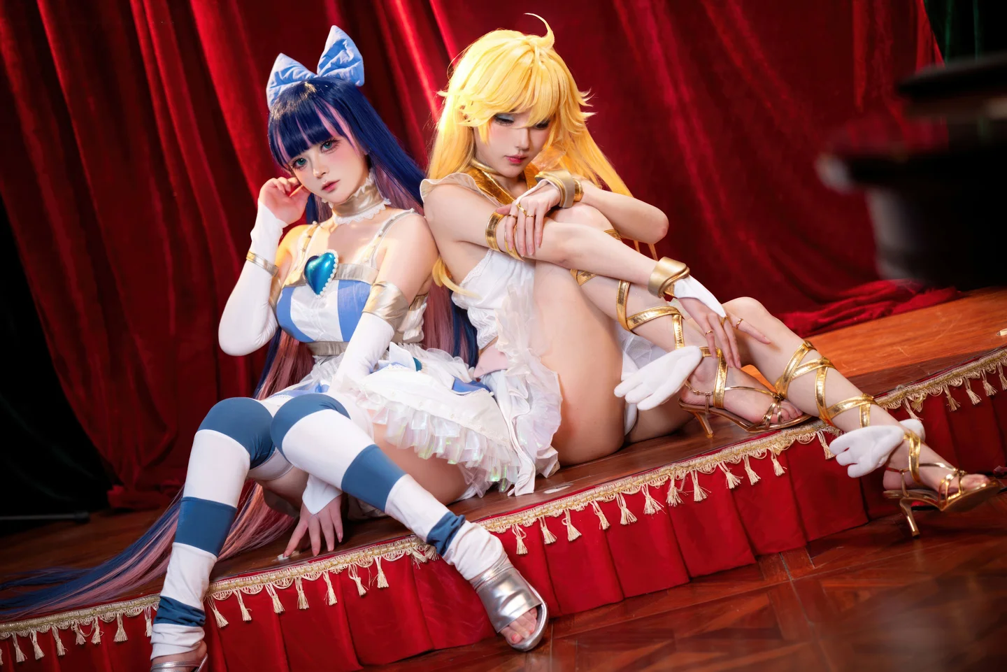 阿包也是兔娘&苏苏苏Sofia_吊带袜天使_33P_438MB 010.webp
