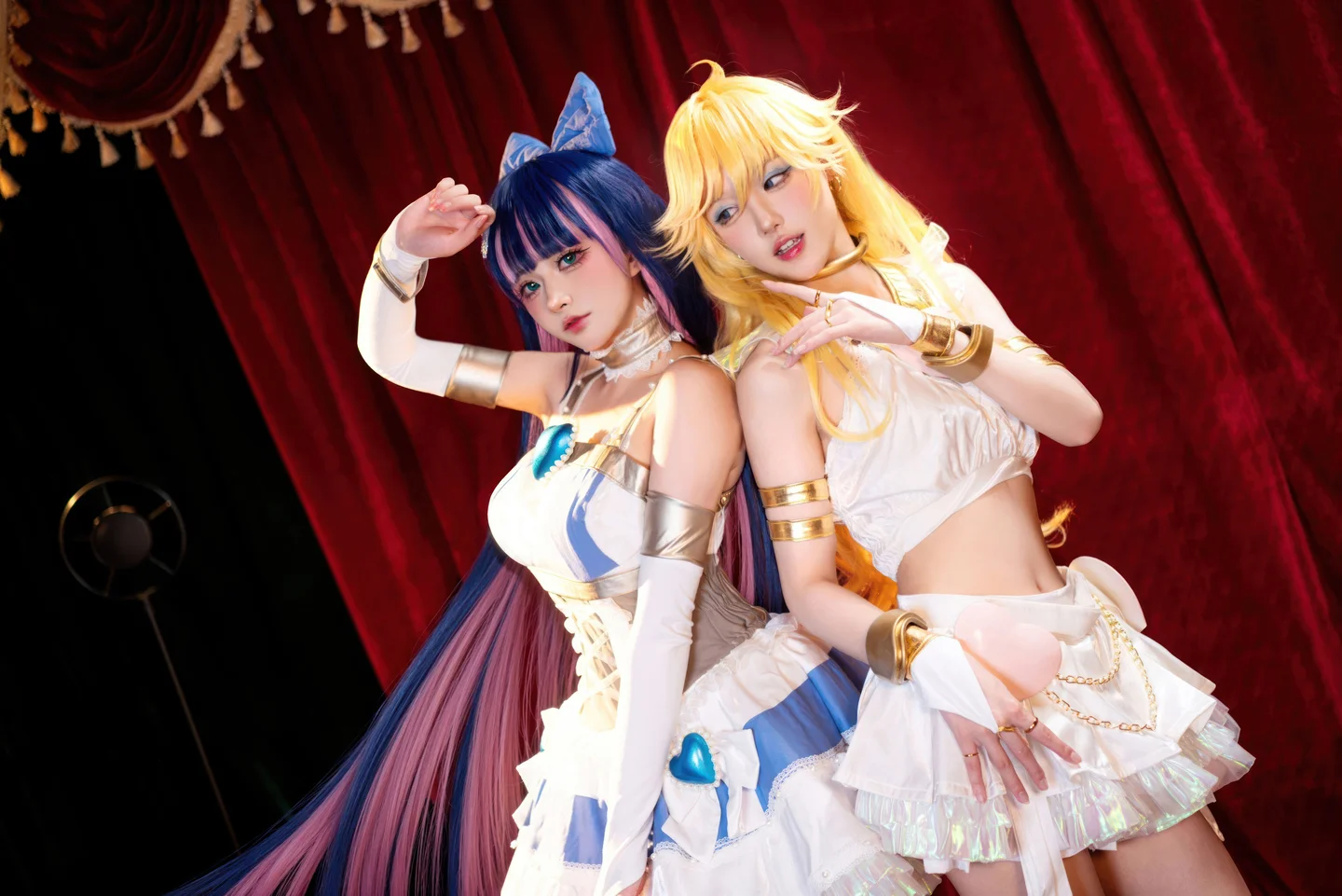 阿包也是兔娘&苏苏苏Sofia_吊带袜天使_33P_438MB 011.webp