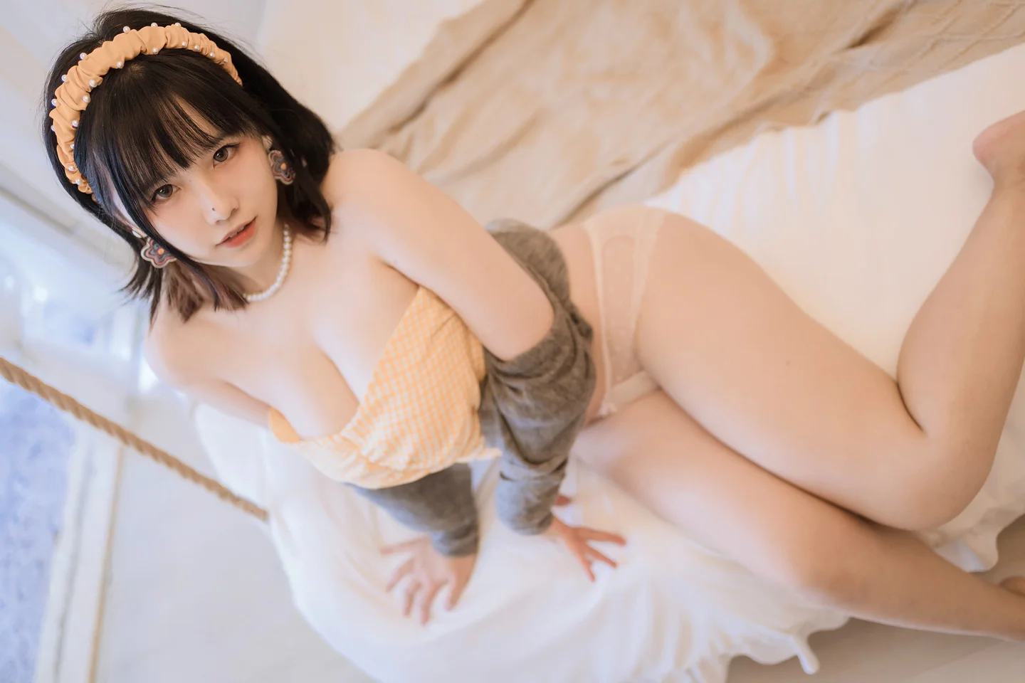 阿半今天很开心 – 黄色抹胸 [68P 1V] TG@icoset003.webp
