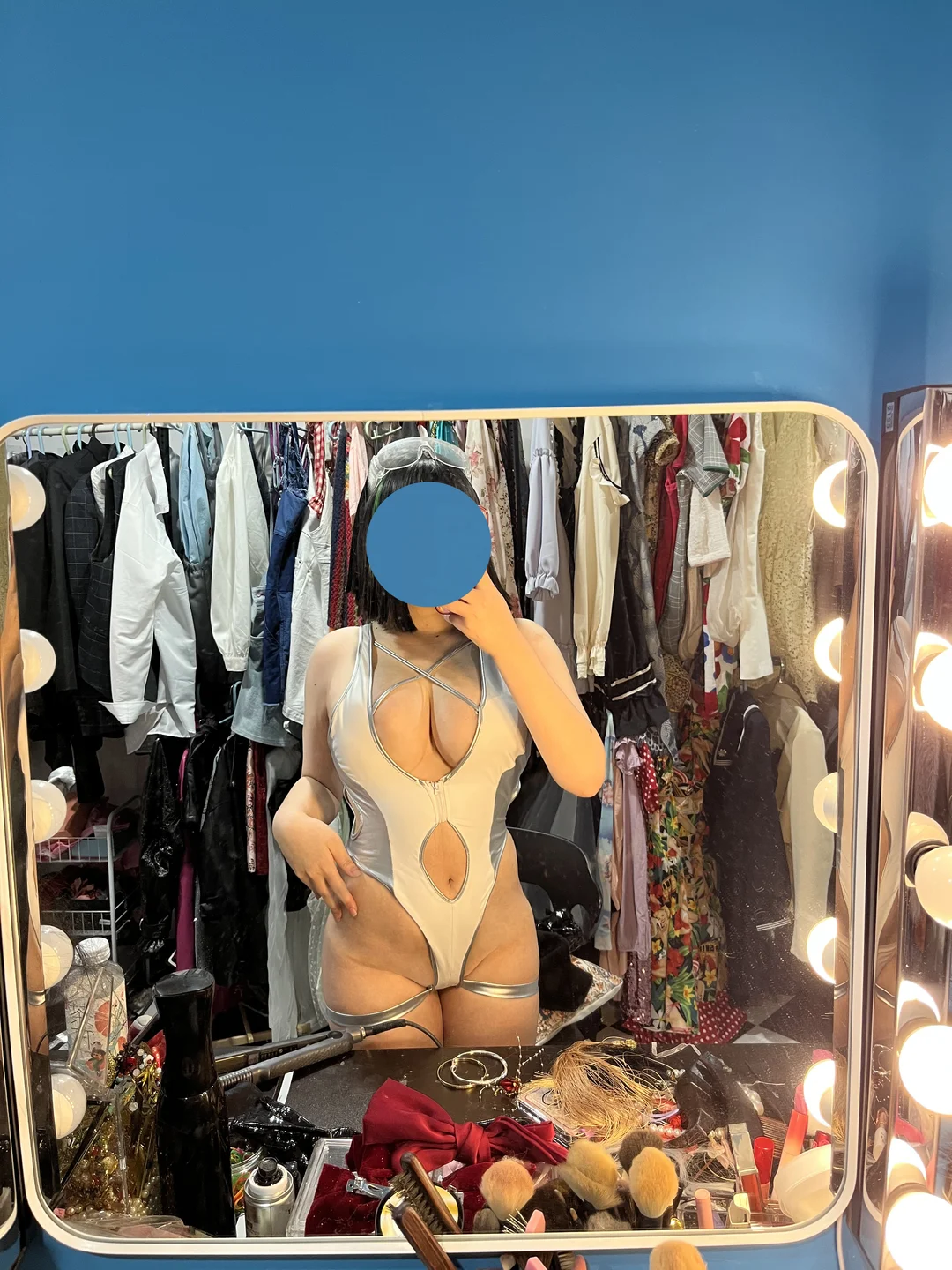 阿半今天很开心 - 银泳装 【丝足阁写真】036.webp