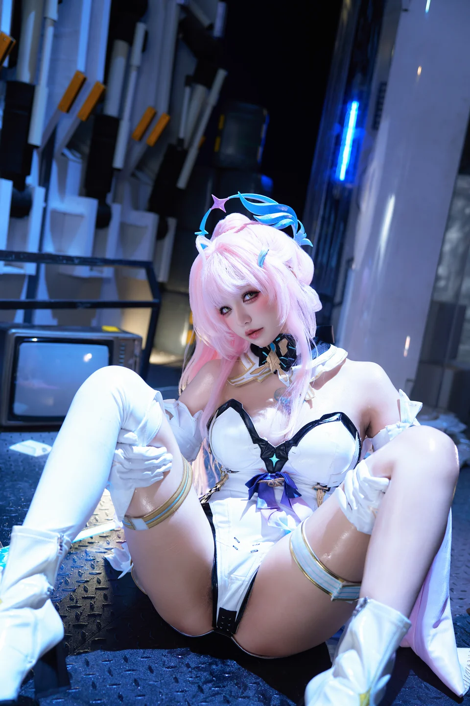 阿薰kaOri_No_064_爱弥斯_上中下&写真花絮_567P,92GIF,13V_7_98GB中 爱弥斯写真100.webp