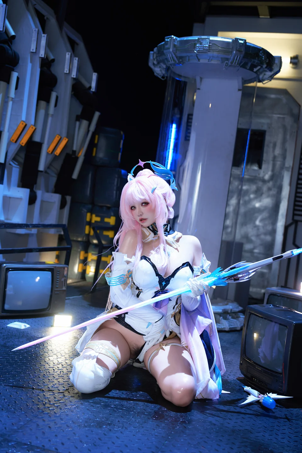 阿薰kaOri_No_064_爱弥斯_上中下&写真花絮_567P,92GIF,13V_7_98GB中 爱弥斯写真111.webp