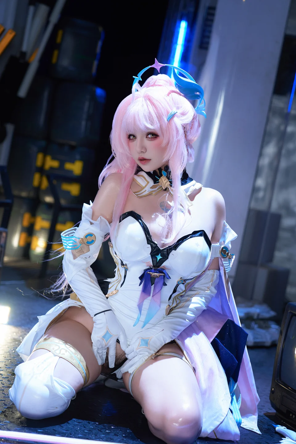 阿薰kaOri_No_064_爱弥斯_上中下&写真花絮_567P,92GIF,13V_7_98GB中 爱弥斯写真112.webp