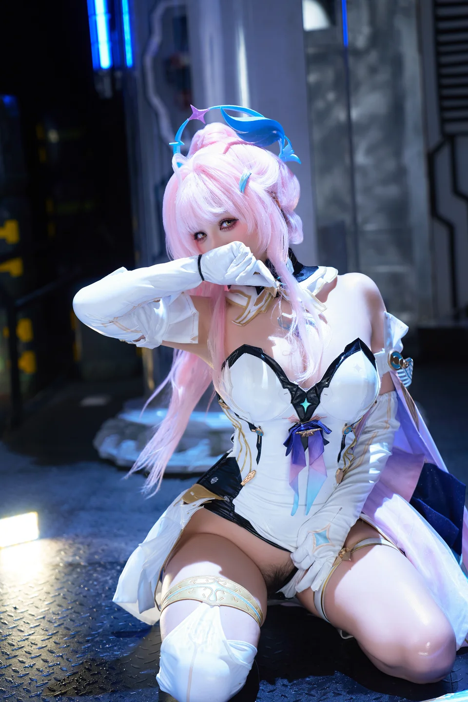 阿薰kaOri_No_064_爱弥斯_上中下&写真花絮_567P,92GIF,13V_7_98GB中 爱弥斯写真113.webp