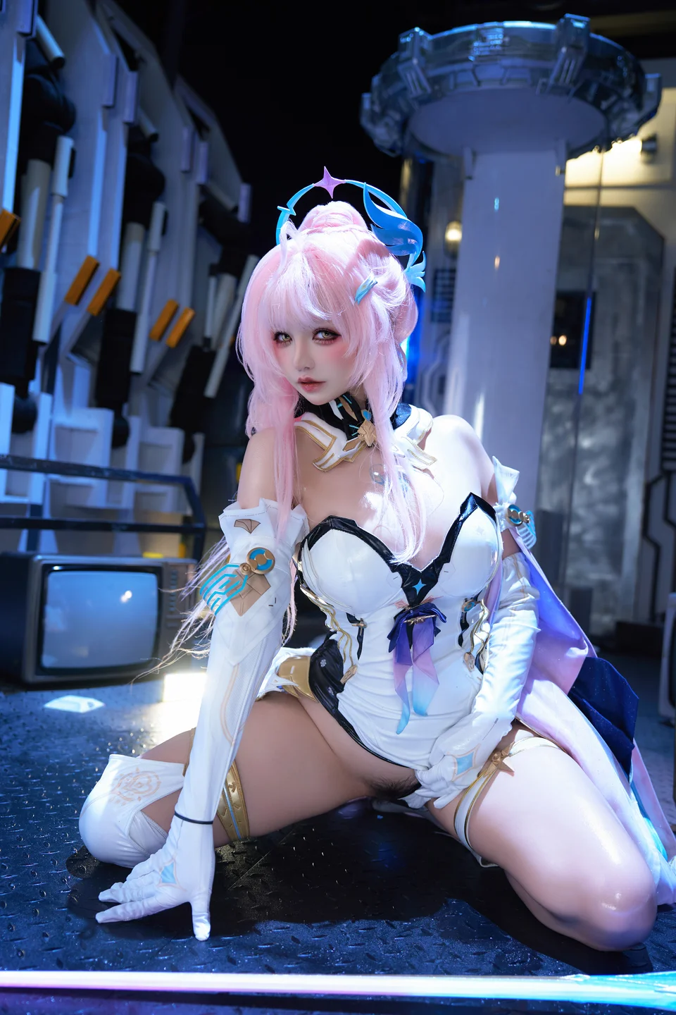 阿薰kaOri_No_064_爱弥斯_上中下&写真花絮_567P,92GIF,13V_7_98GB中 爱弥斯写真115.webp