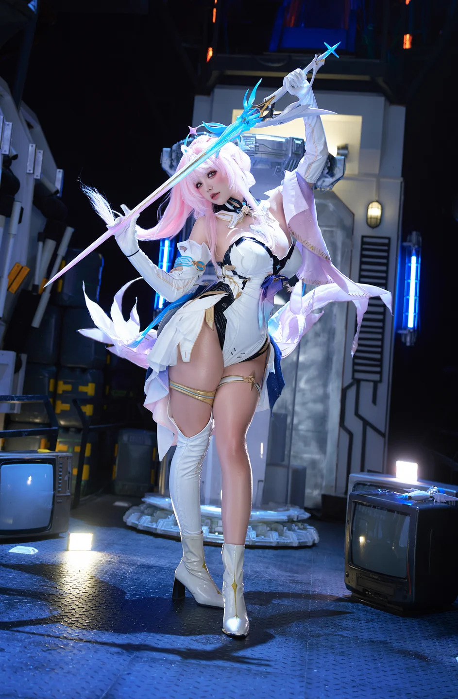 阿薰kaOri_No_064_爱弥斯_上中下&写真花絮_567P,92GIF,13V_7_98GB中 爱弥斯写真119.webp