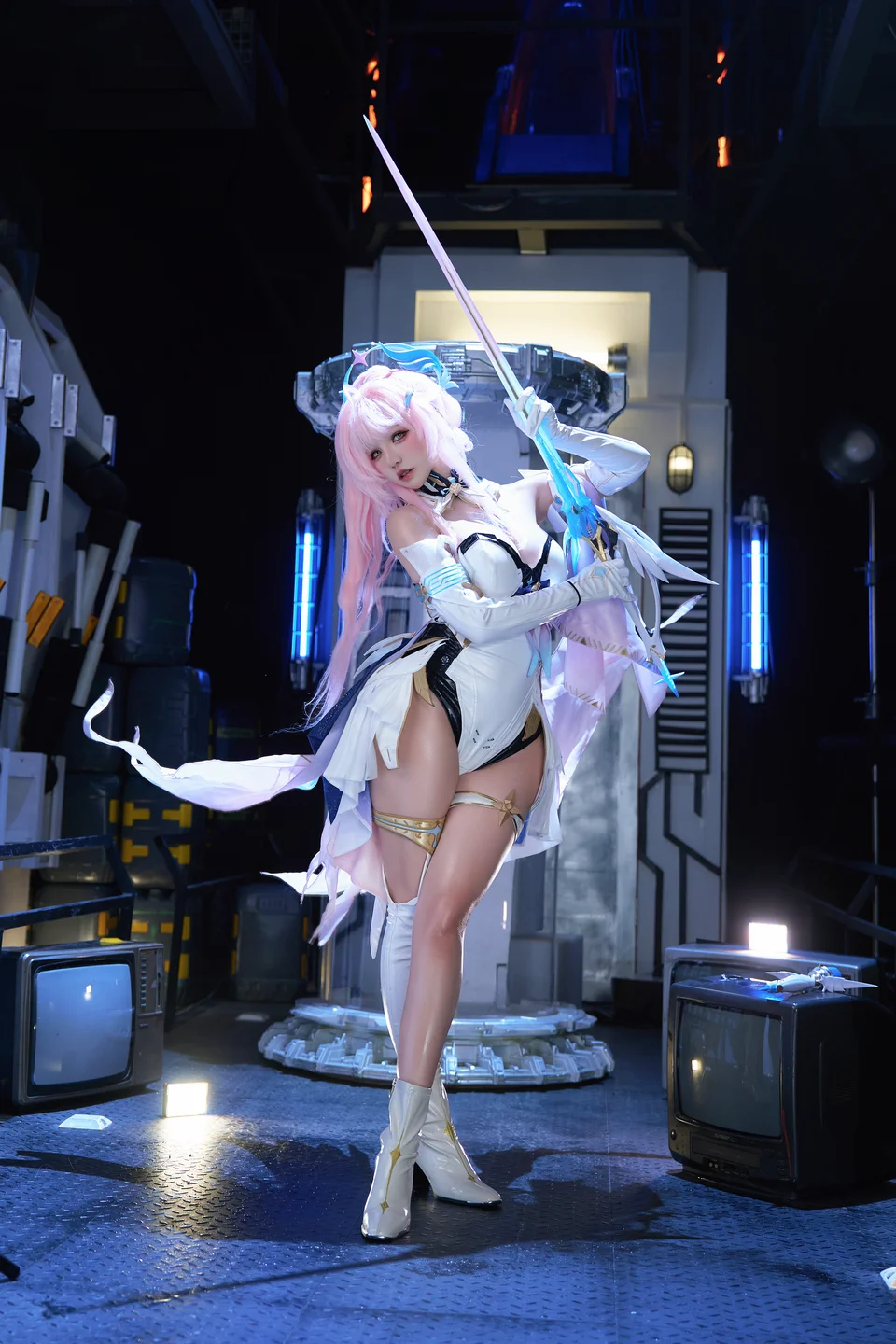 阿薰kaOri_No_064_爱弥斯_上中下&写真花絮_567P,92GIF,13V_7_98GB中 爱弥斯写真121.webp